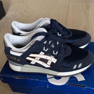 ASICS Navy and White Gel-Lyte III Sneakers